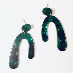 Resin post earrings ✨ dark emerald green